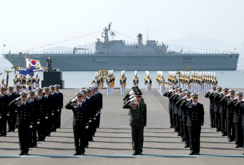 Tàu đổ bộ cỡ lớn Dokdo Hải quân Hàn Quốc.
